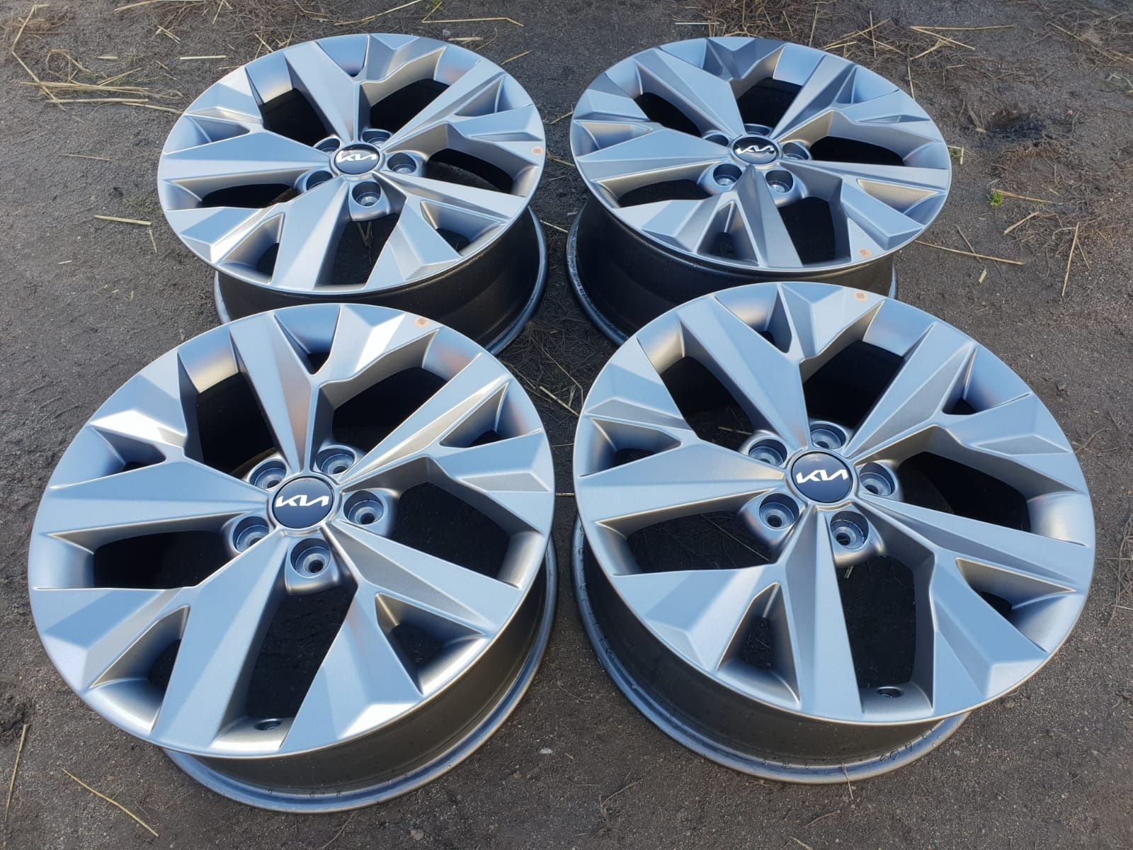 Nowe alufelgi 18" KIA 5x114,3 grafitowe oryginalne +Gratis
