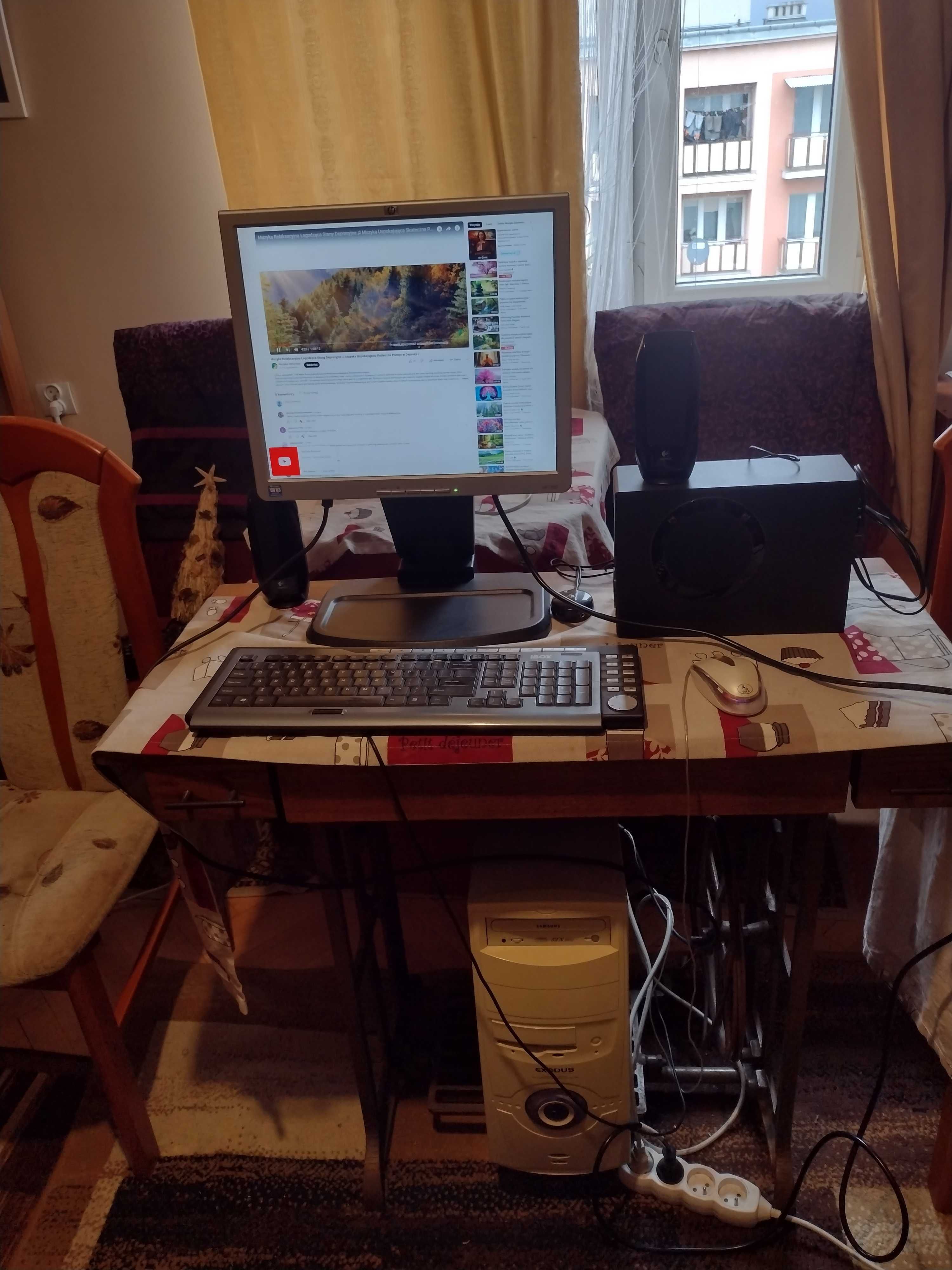 sprzedam komputer z monitorem dla uczniów