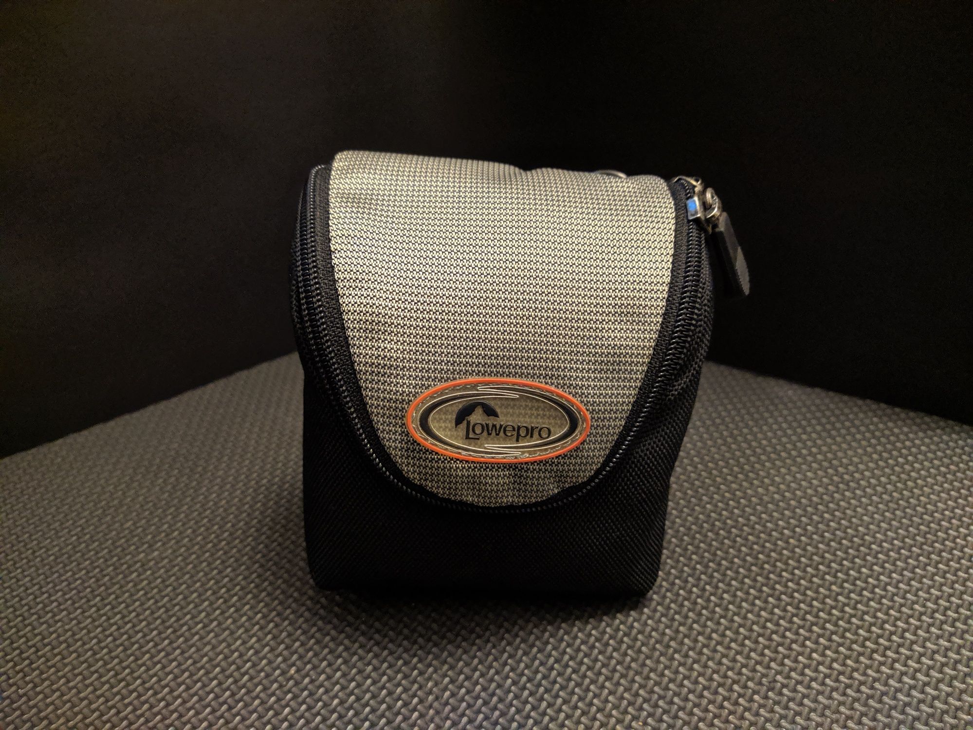 Bolsa máquina fotográfica Lowepro D-Res 10 AW