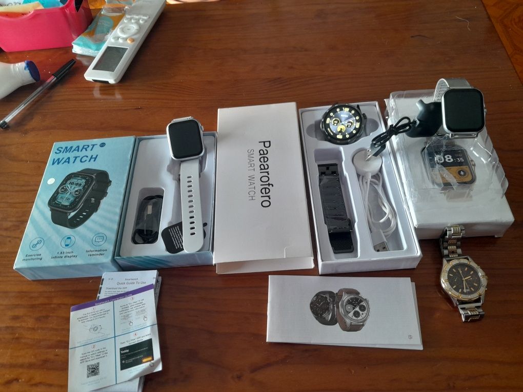 Relógios digitais smart watch.