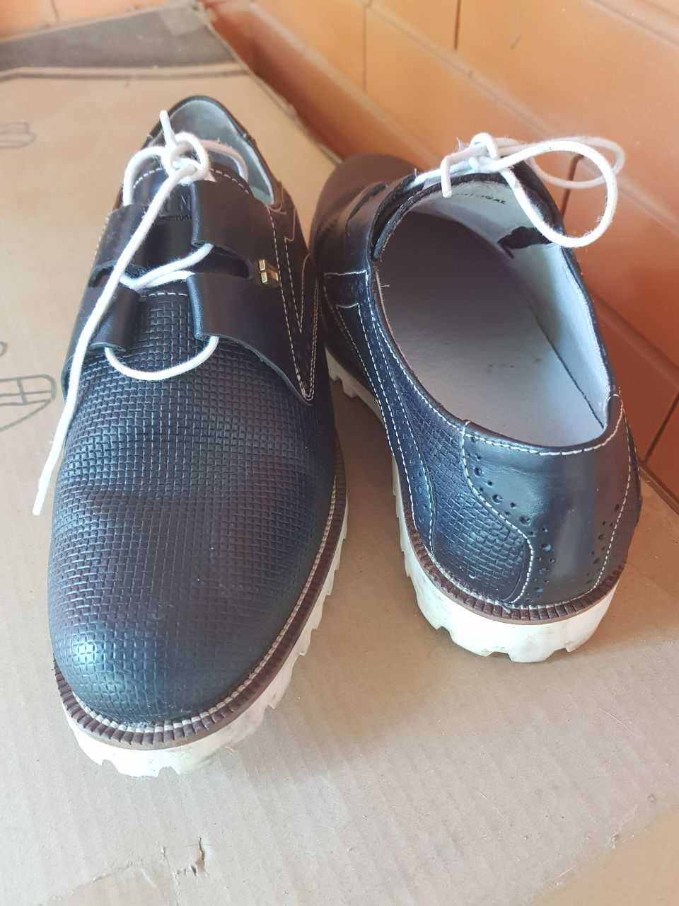 Sapatos USHINDI noir tamanho 42