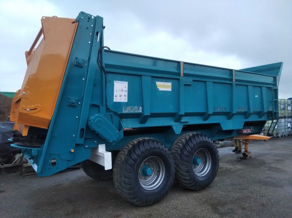 Rozrzutnik obornika , wapna Rolland E 160