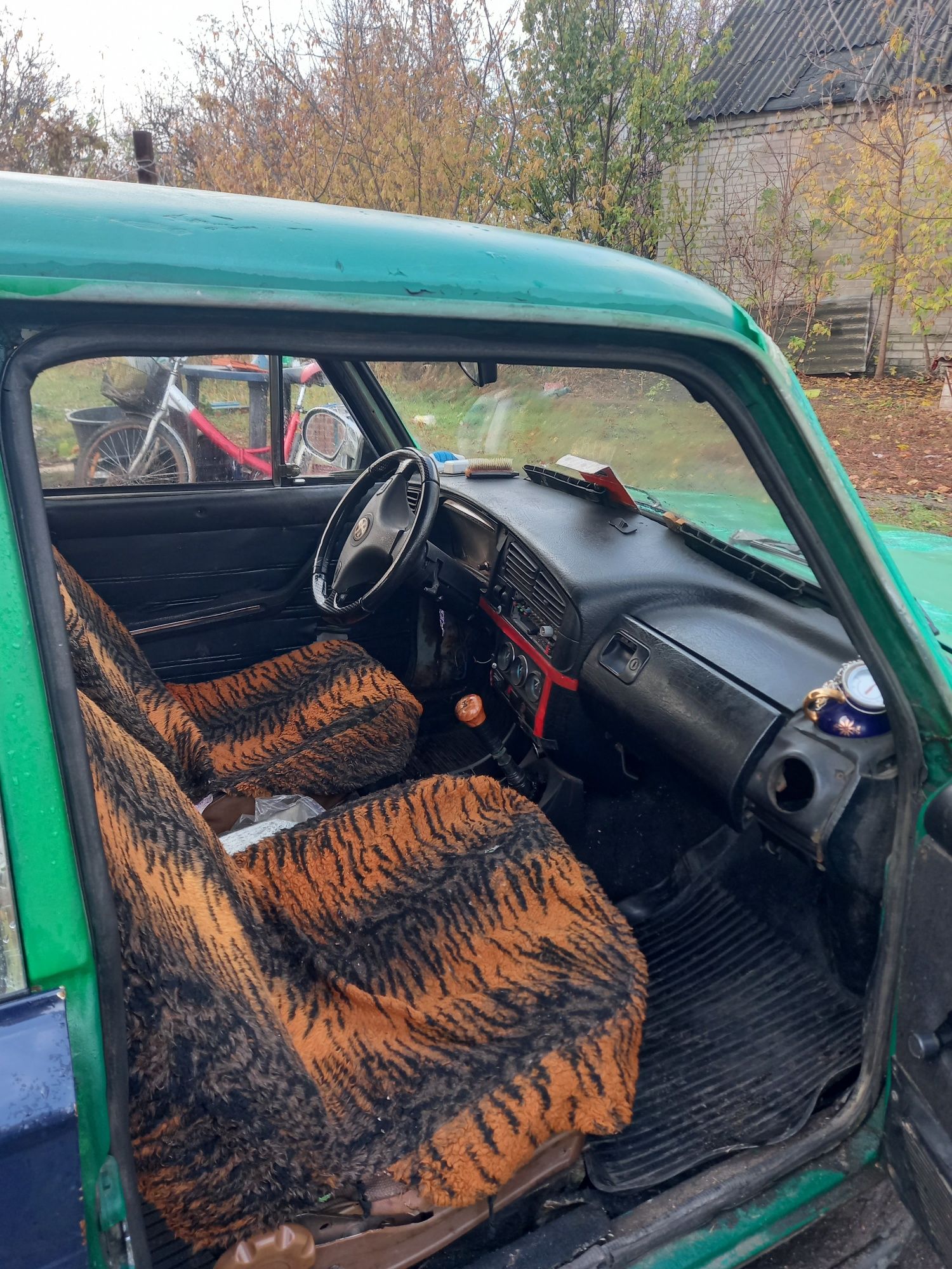 Автомобиль Ваз 2103
