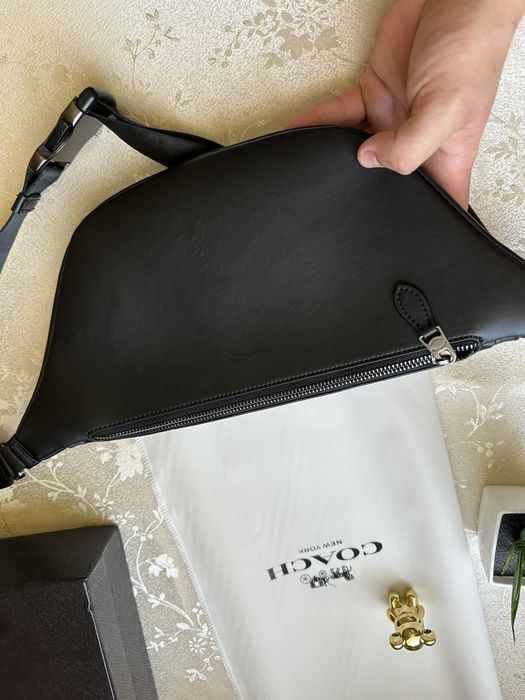 Сумка бананка Coach коуч коач месенжер шкіряний через плече