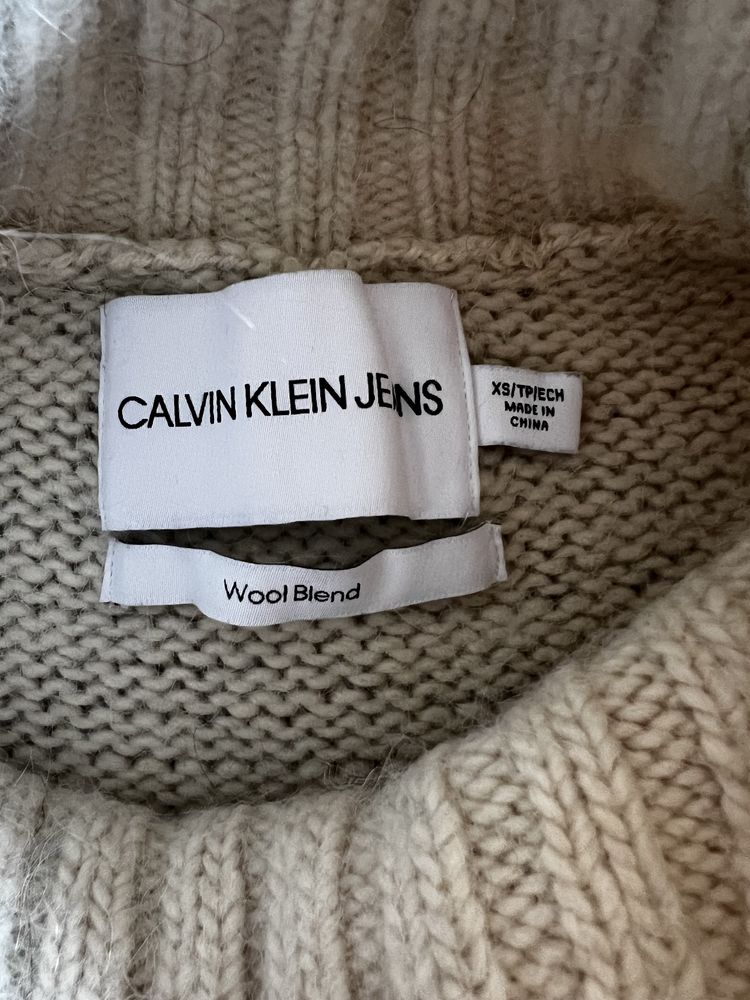 Calvin Klein свитер