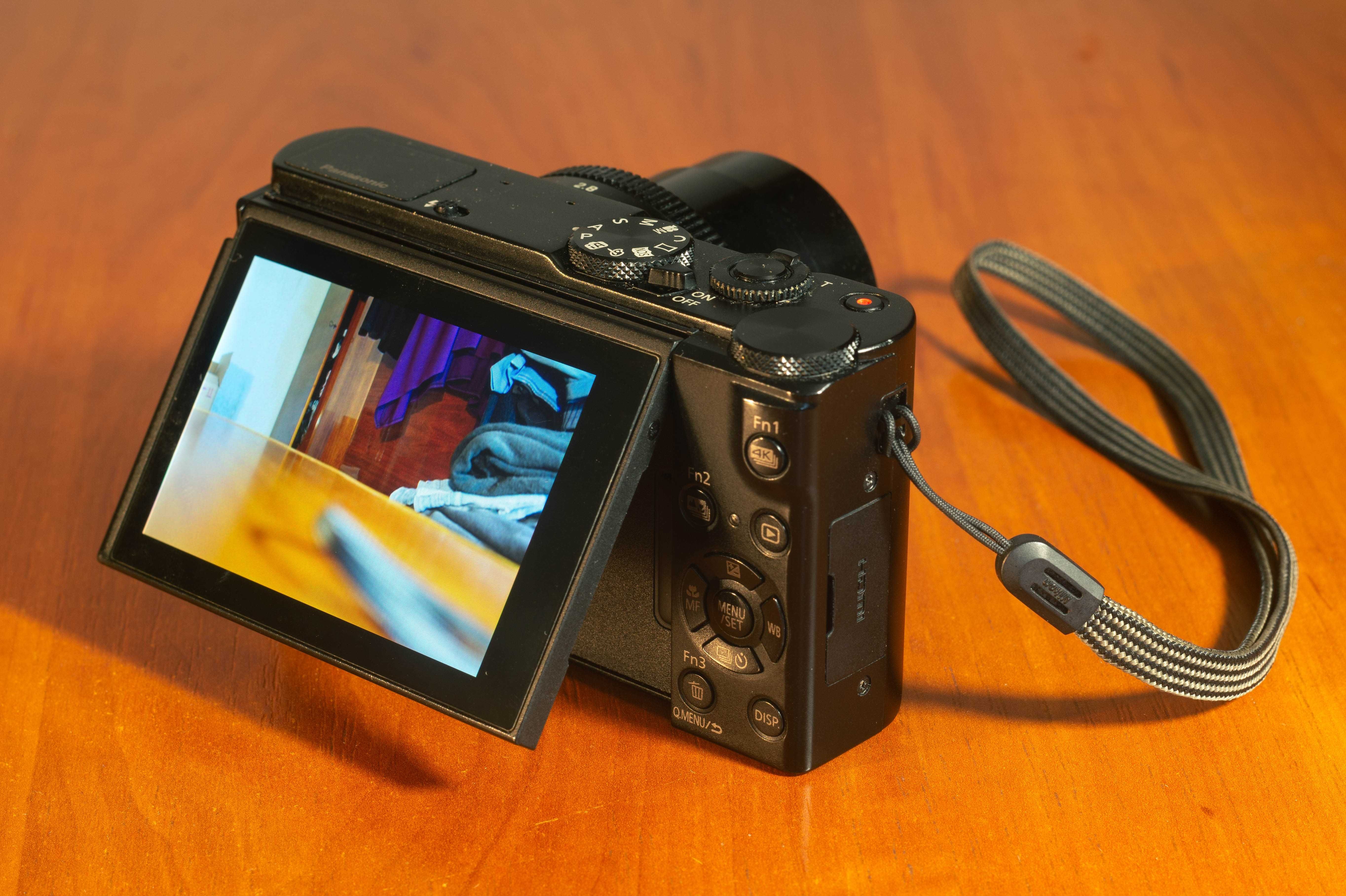 Премиум компакт Panasonic Lumix LX15 с объективом Leica