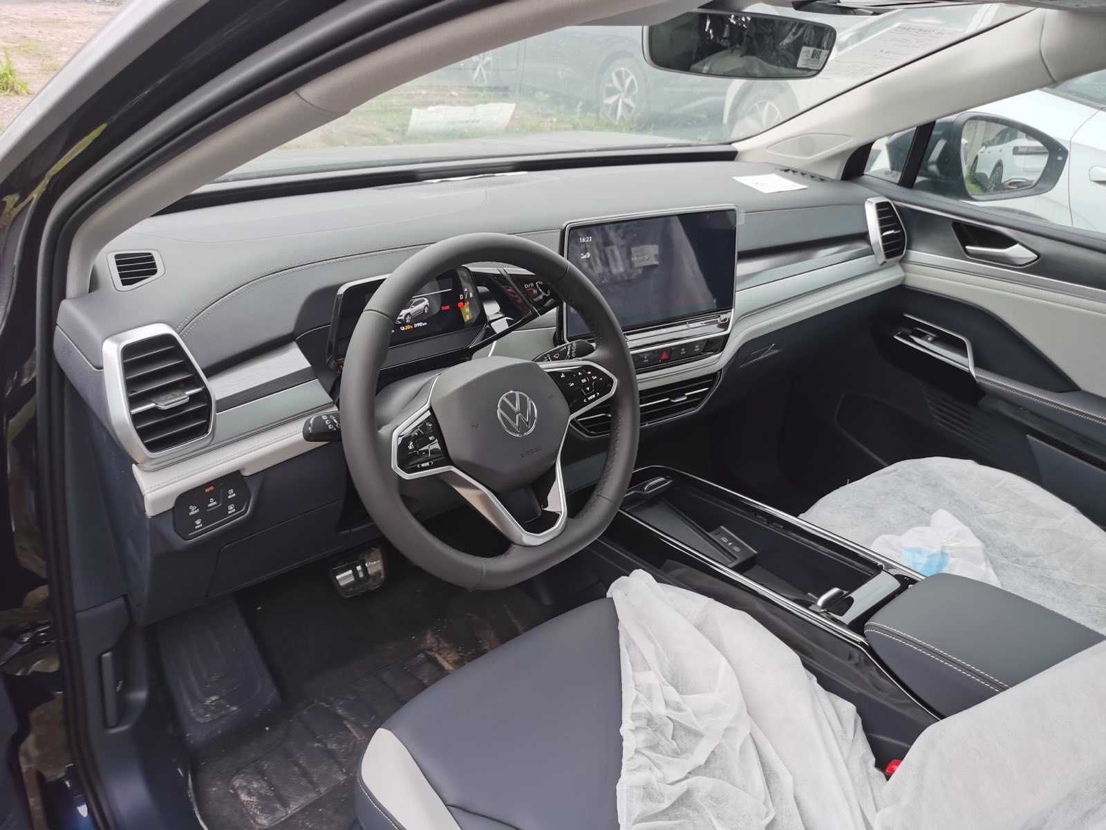 VW ID.6 CROZZ 7 місць , 85 квт на 600 км