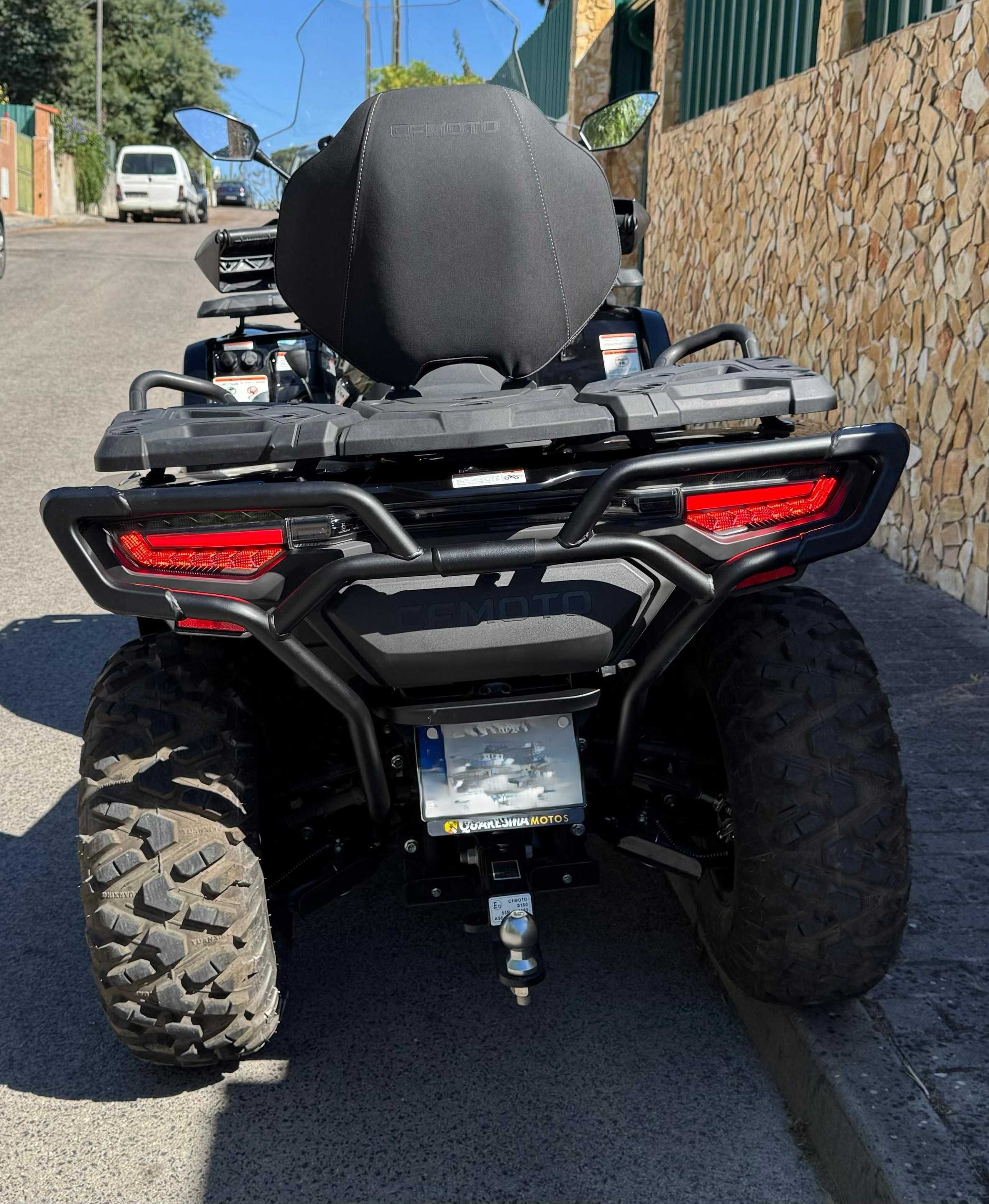 Moto 4 CFMoto CForce 520L EPS 2024 com acessórios