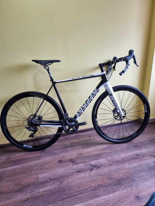 Rower karbonowy gravelowy