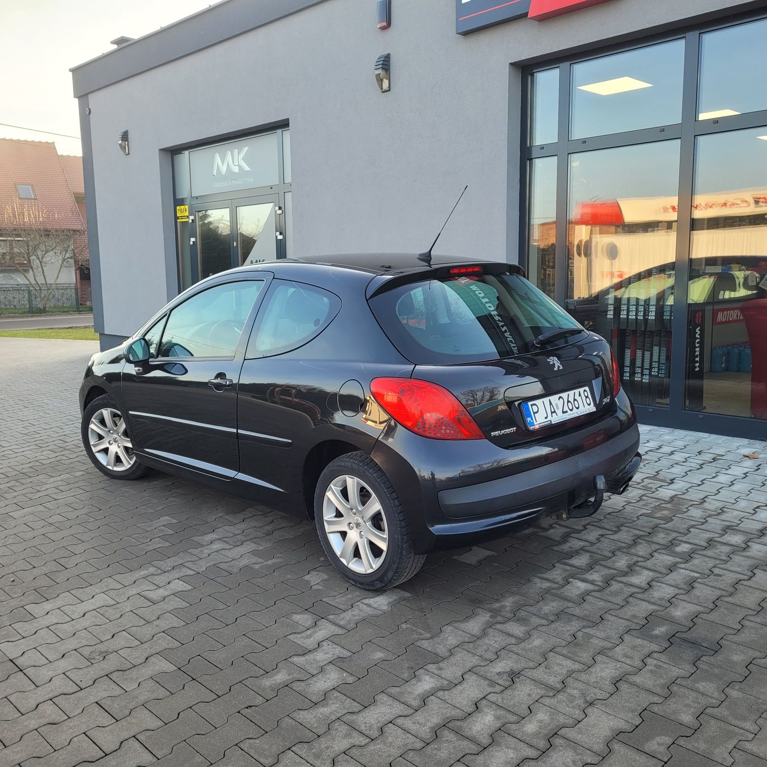 Wynajem samochodów Peugeot  Opel Meriva Renault Scenic wypożyczalnia