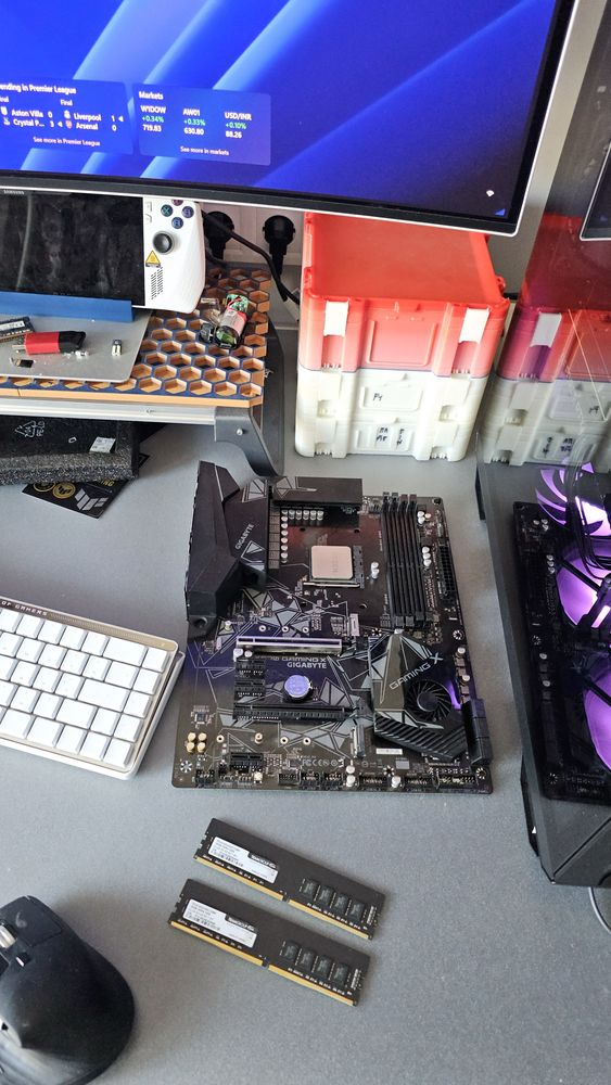 Ryzen 9 3900x , X570 GAMING, 32 Gb ddr 4