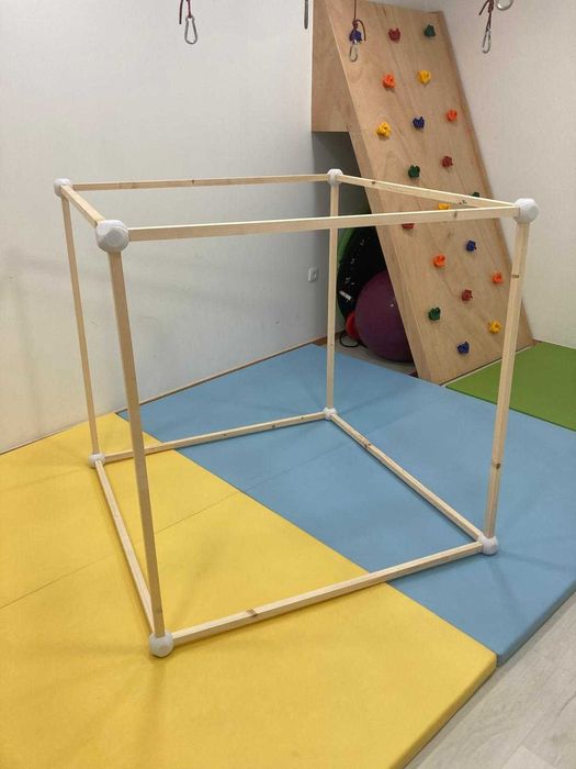 Cubo em madeira para atividades ou ateliers sensoriais