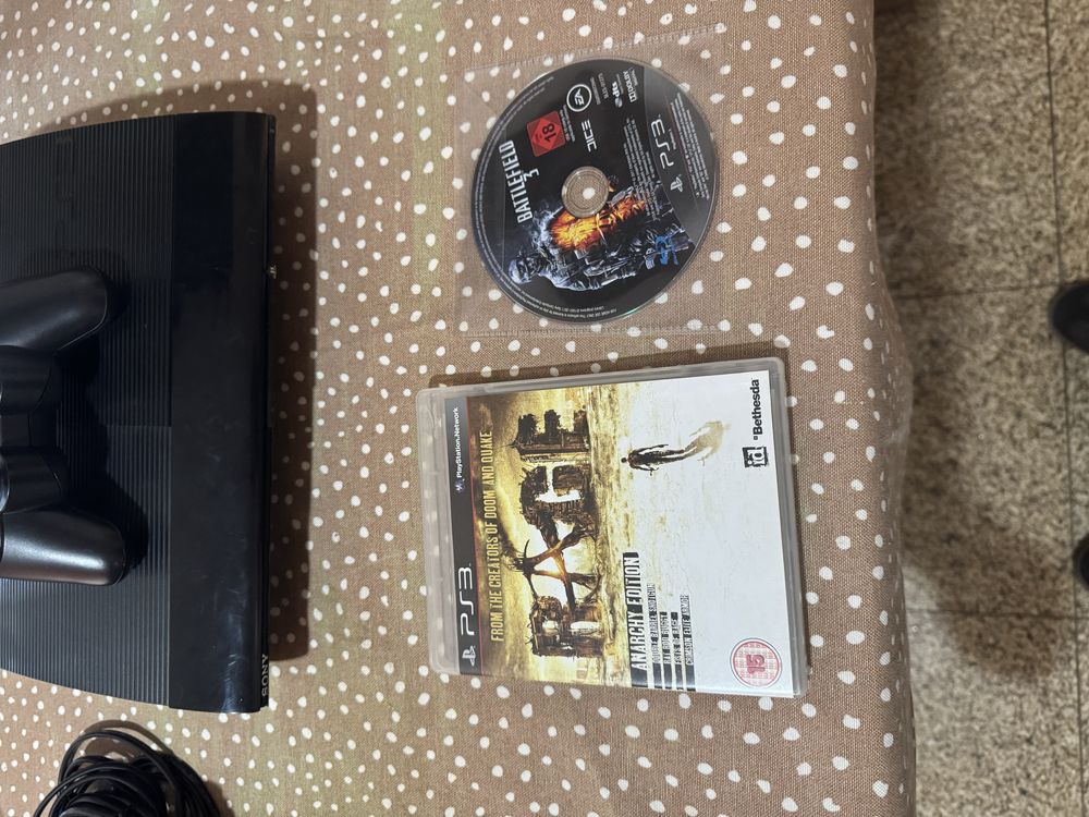 Ps3 250gb + PSP ambas desbloqueadas