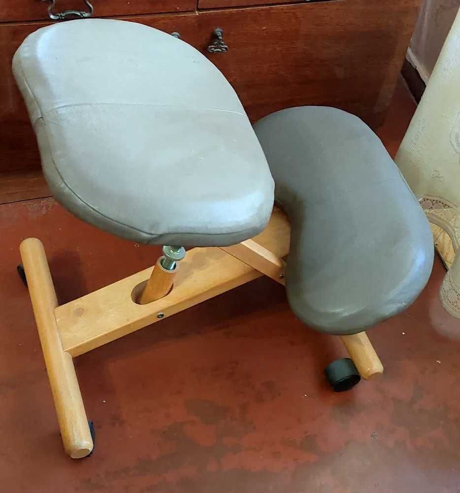 Продам ортопедический коленный стул б/у