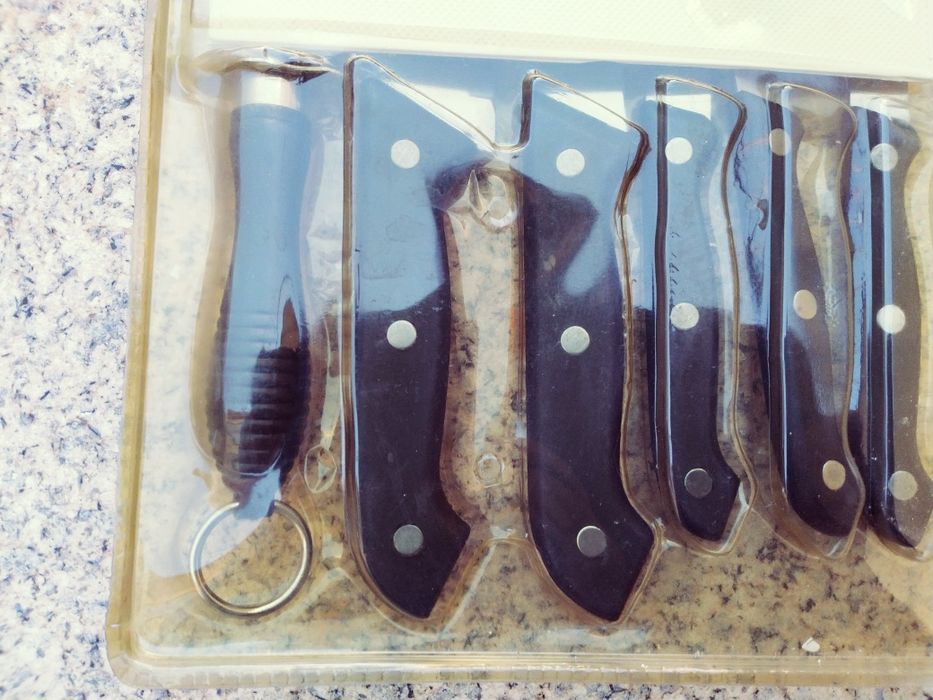 Conjunto de 5 facas, 1 afiador em aço 18/10,  tábua de corte Rostfrei