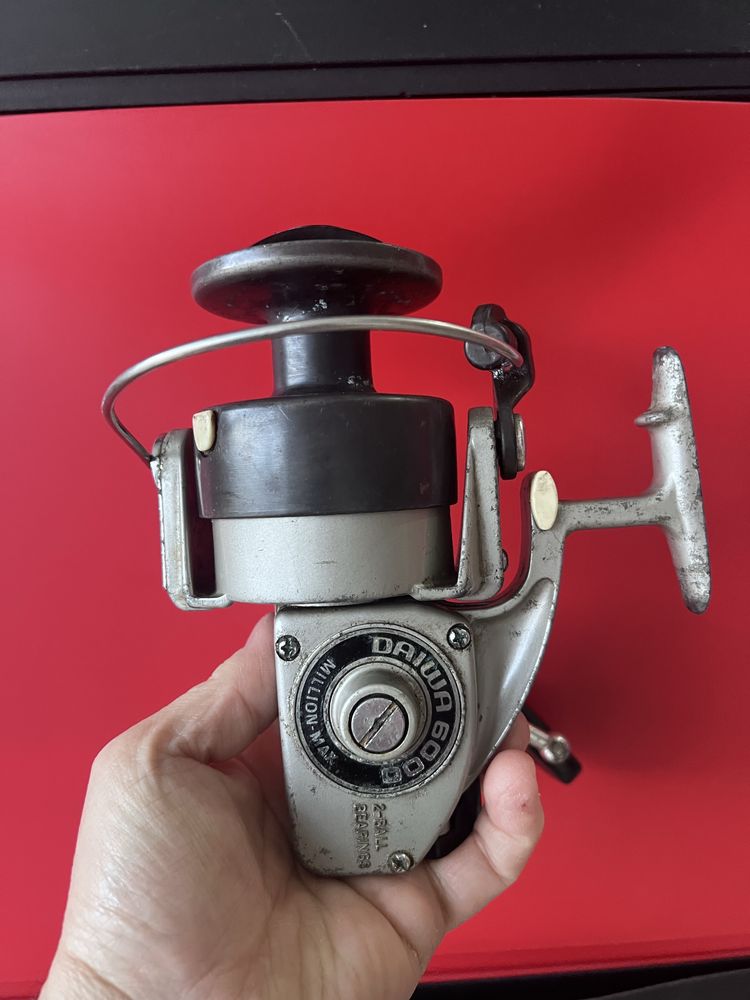 Carreto Daiwa 6000