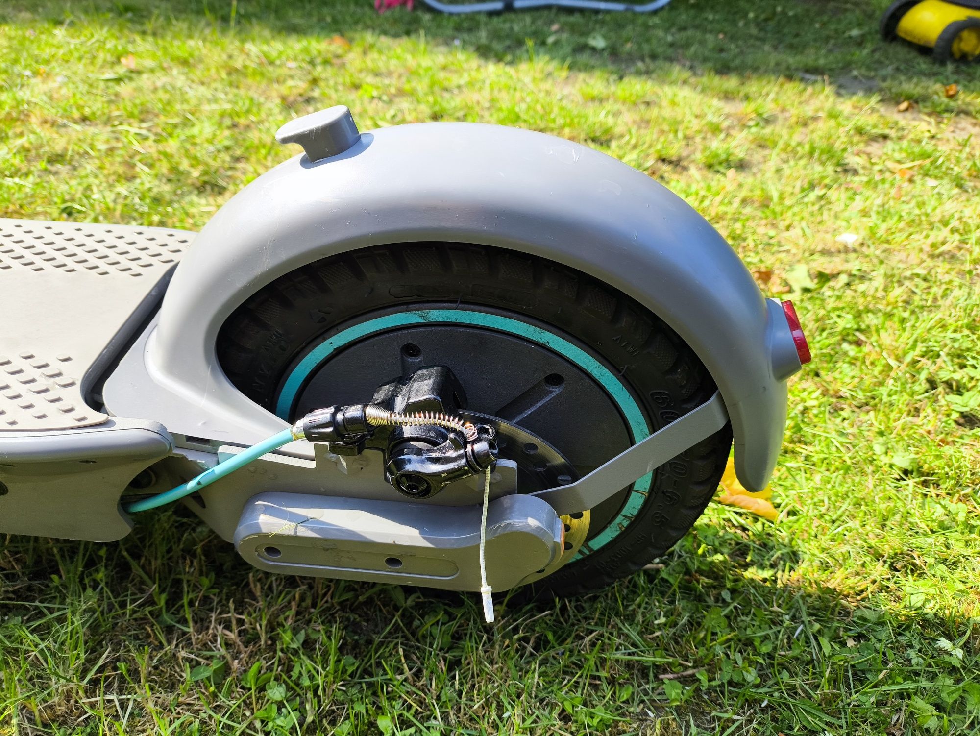 hulajnoga elektryczna motus scooty 10 plus 2023