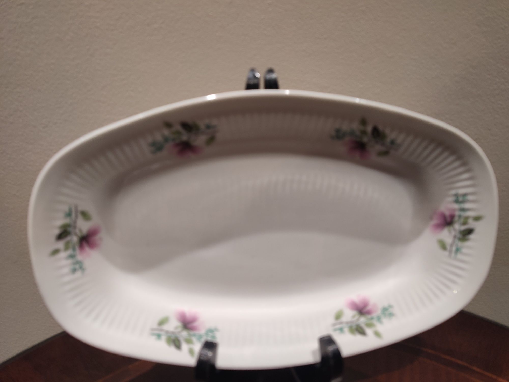 Śliczna stara rawierka porcelana Karolina