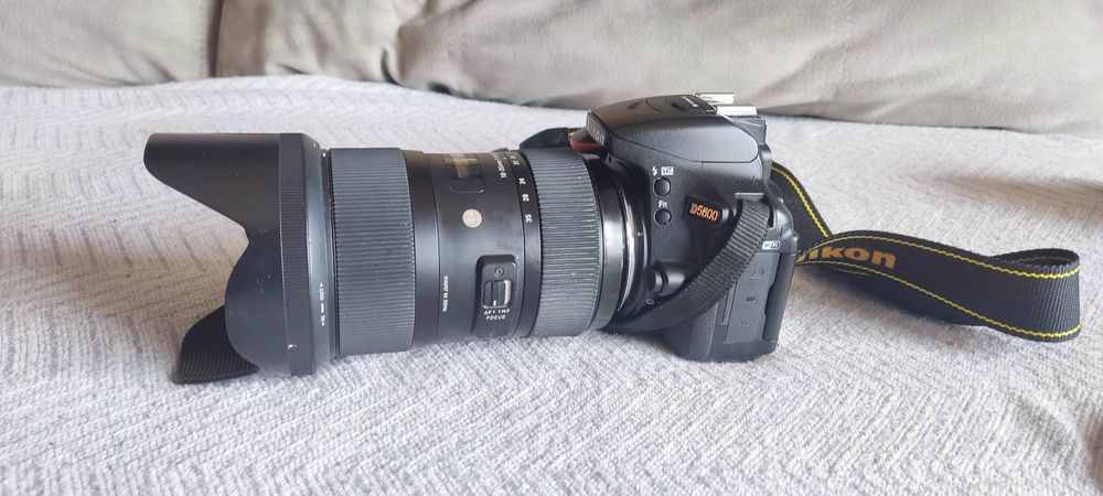Nikon D5600 + Acessórios