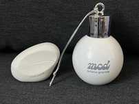 Ariana Grande puste opakowania Mod Vanilla bombka i miniaturka perfum