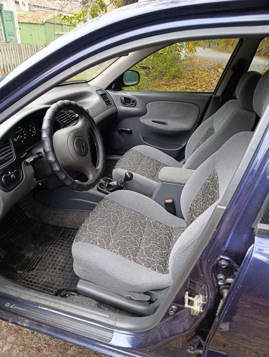 Автомобиль Деу Ланос