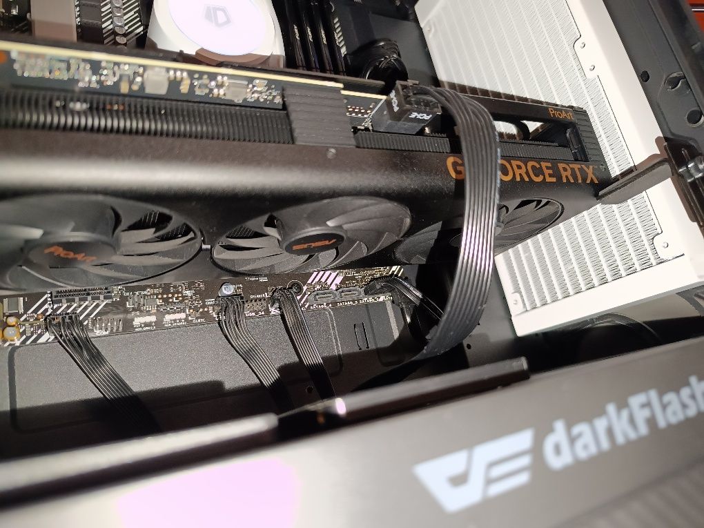ASUS RTX 4070 ProArt 12GB | Гарантия до

2027 |

Идеал