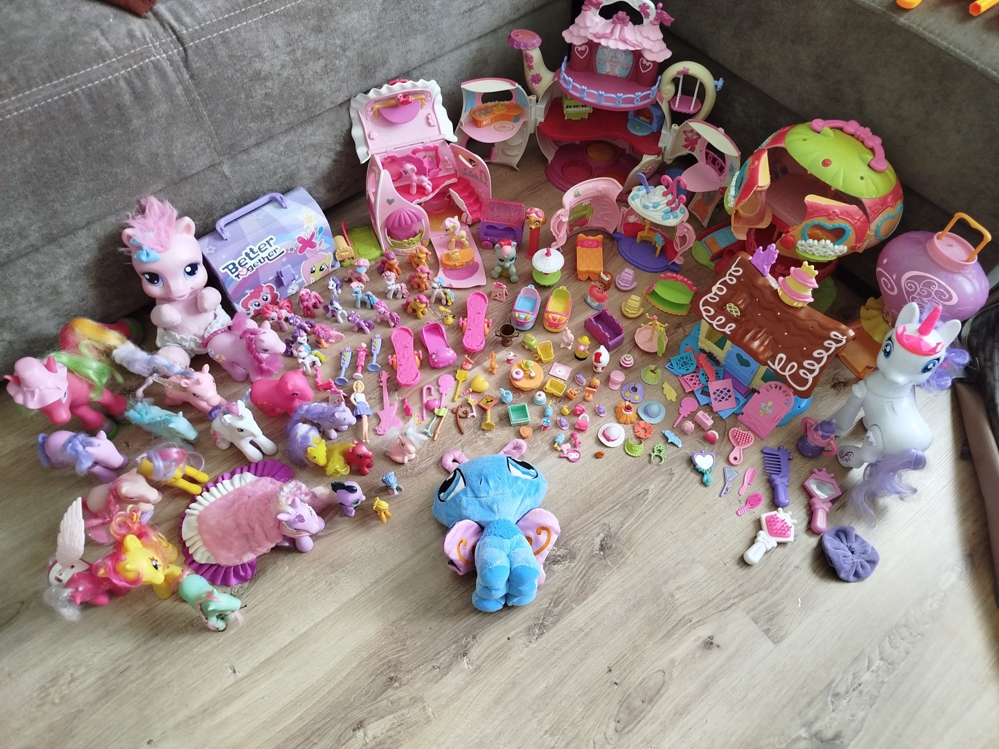 Zestaw koniki pony bardzo duży