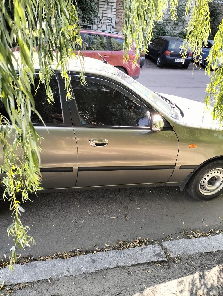Продам машину ланос сенс 1.3