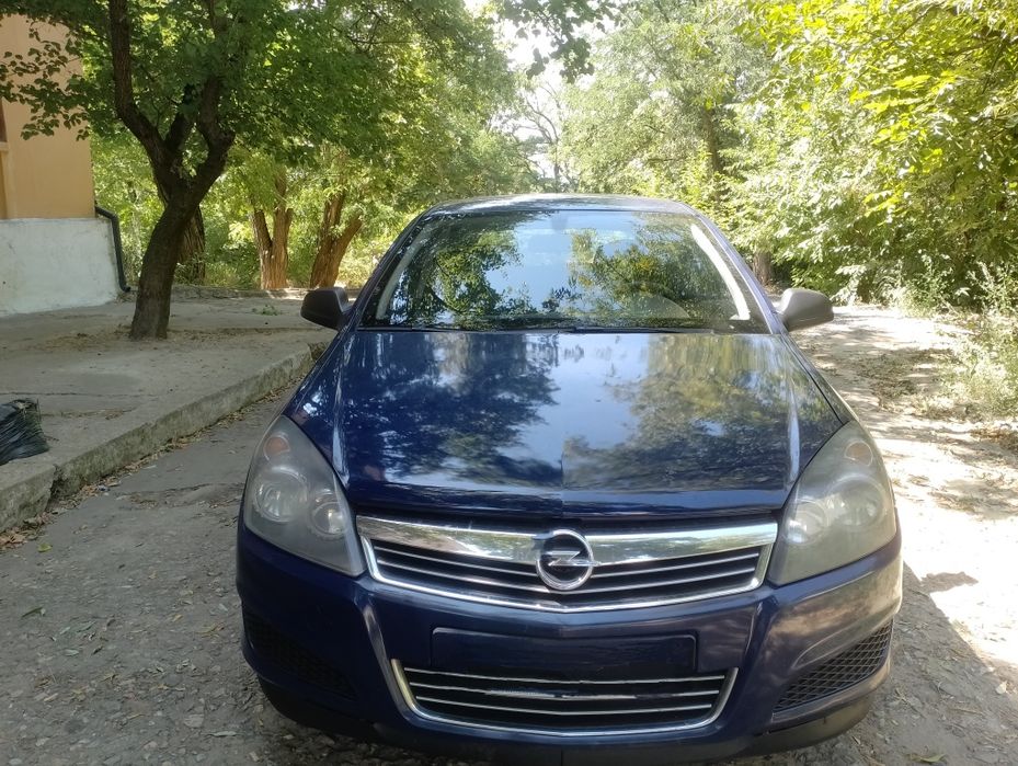 Продам Опель Астра 1.7 турбо дизель 2011 год