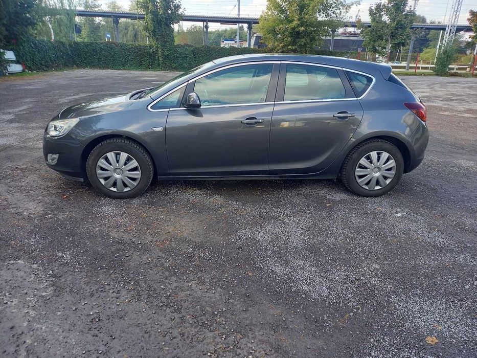 Opel Astra J 1.4 120KM Zadbany Krajowy Niski przebieg