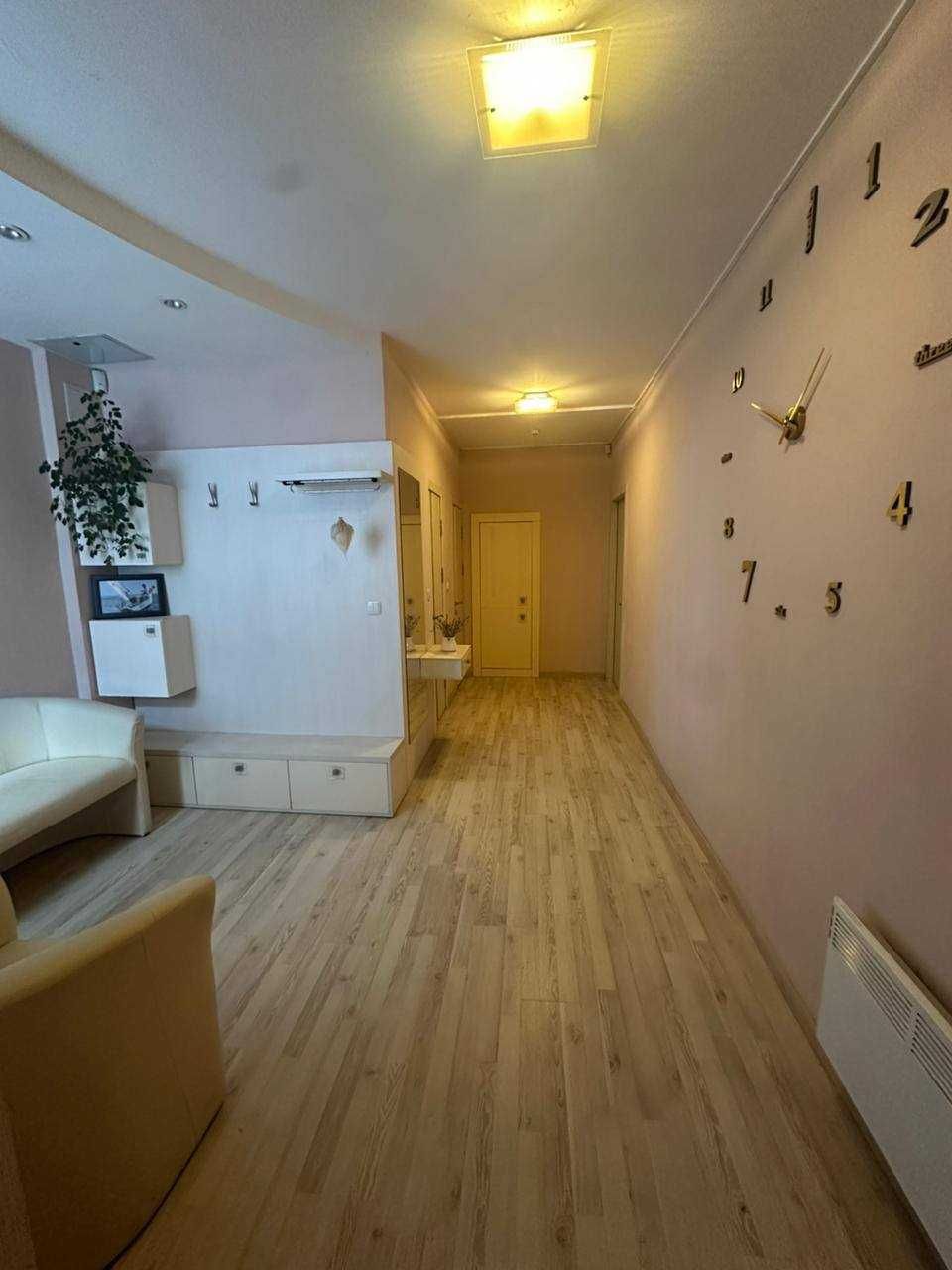 Продам коммерческое помещение в центре (ул, Старокозацкая 80)