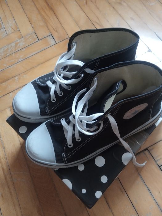 Trampki czarne długie 41