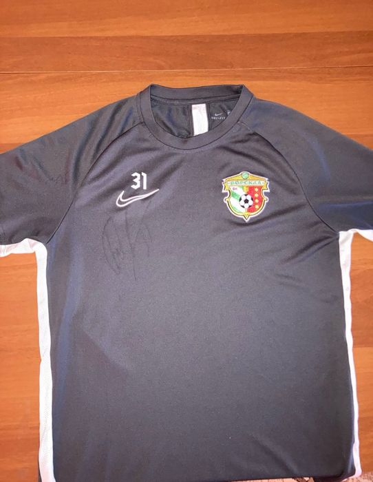 Продам особисту футболку Дмитра Різника