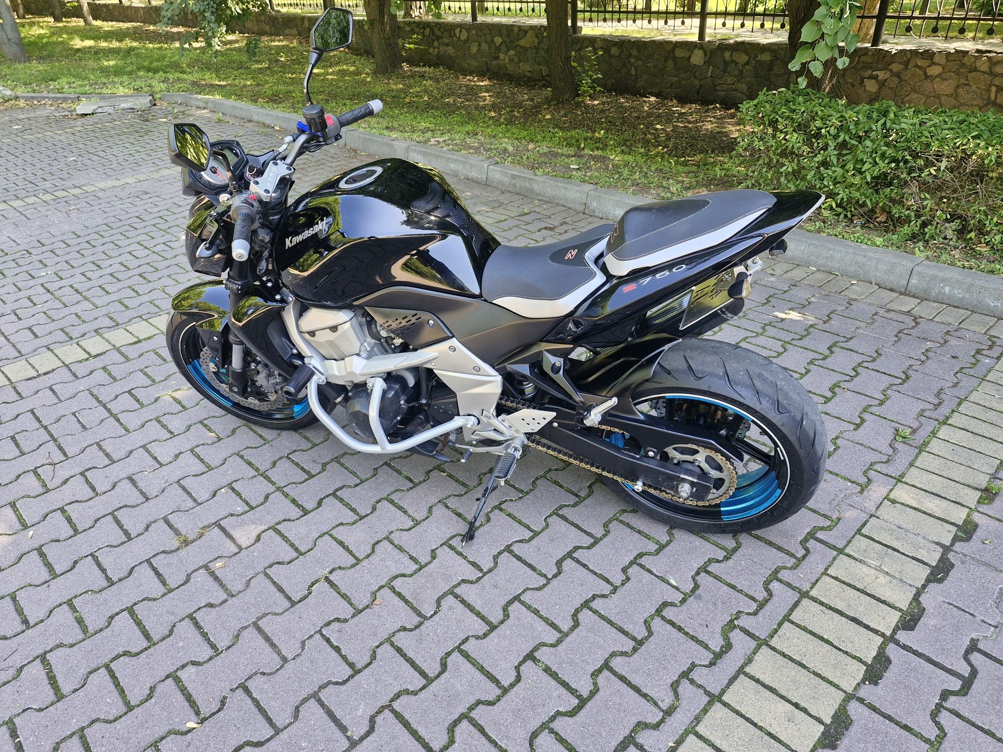 Мотоцикол kawasaki z750