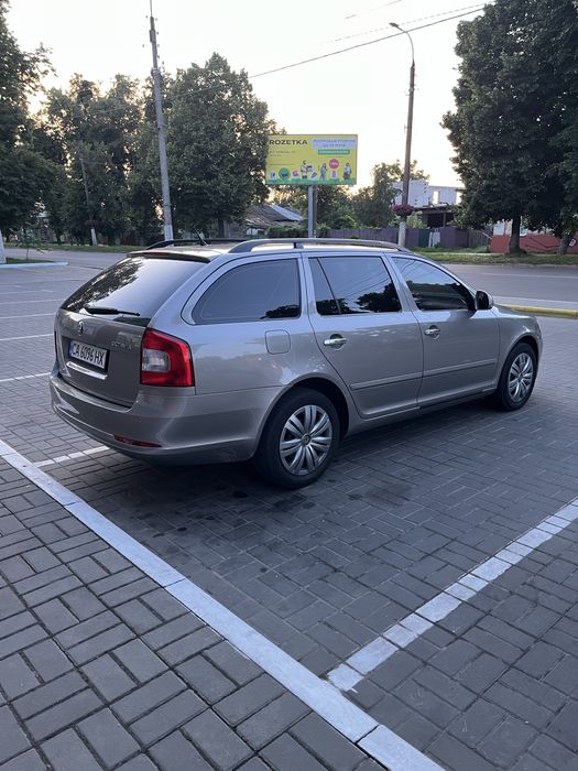 SKODA OCTAVIA А5 Автомат
Пробіг 226000км.
Дизель TDI 1.6
Коробка Автом