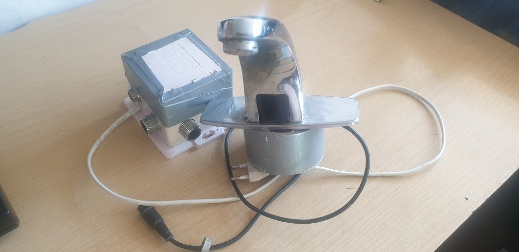 Bateria bezdotykowa