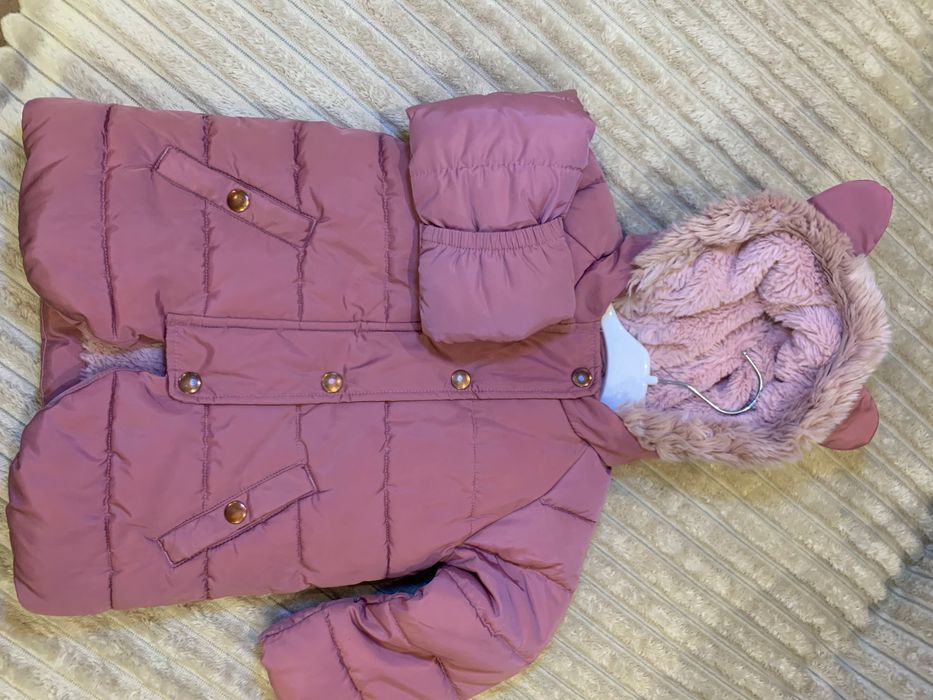 Куртка тепла на дівчинку