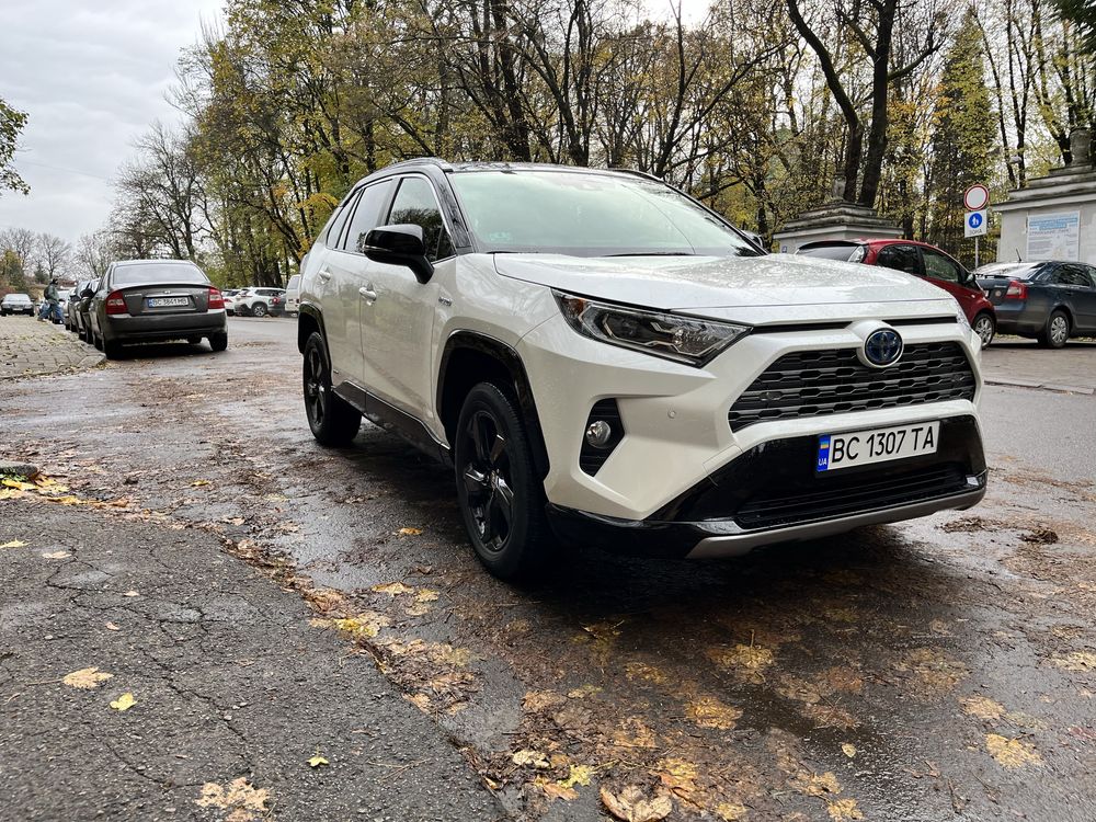 Toyota Rav 4 гібрид  Style