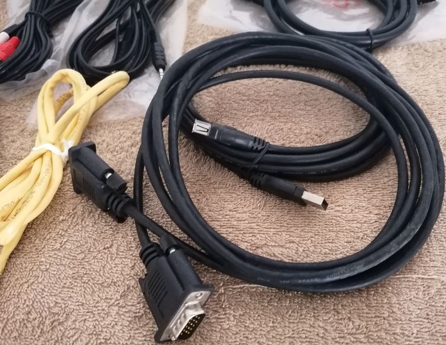 Cabos diversos uteis, ac,audio,skart,usb,vga (8 un)