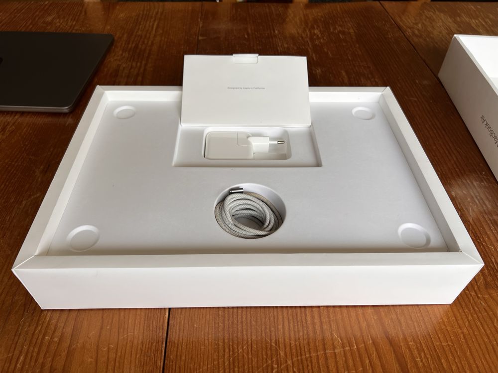 Macbook Air 15” M2 Como Novo