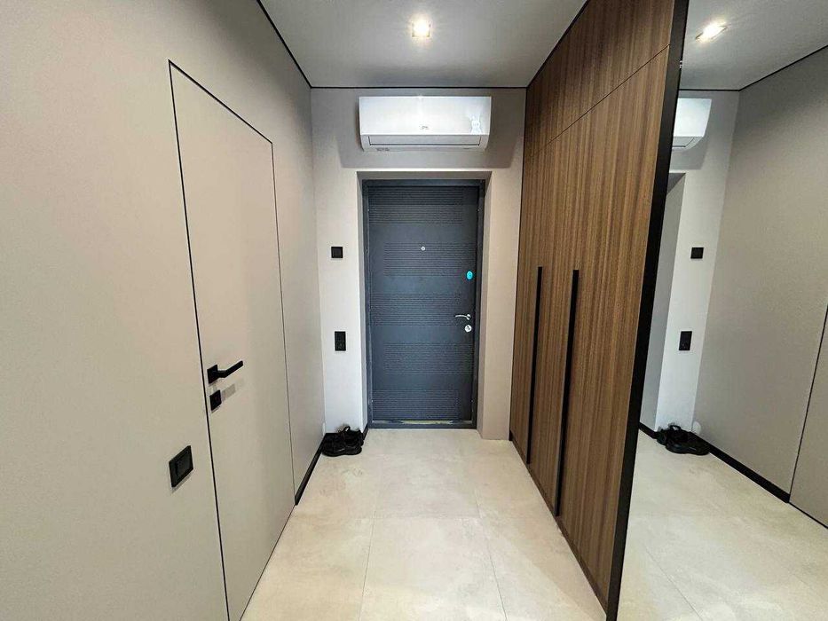 Продаж, 1 кімнатна  квартира, новобудова , вул Роксоляни