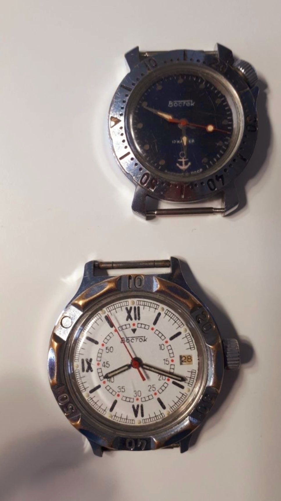 Dwa zegarki Wostock,zakręcana koronka