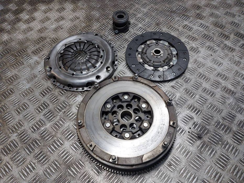 KOŁO DWUMASOWE + TARCZA + DOCISK + ŁOŻYSKO ASTRA H 1.7 CDTI 415025610