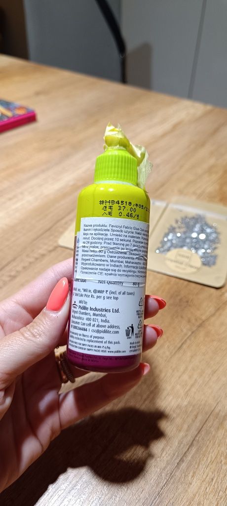 Klej Fevicryl fabric glue 80g.  do klejenia cyrkoni na tkaninie