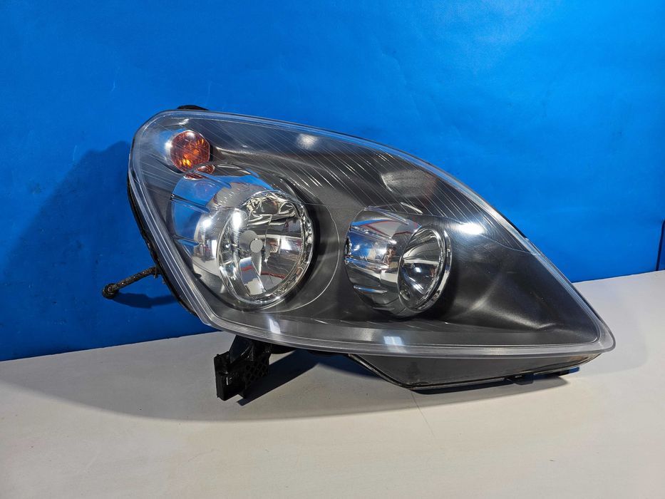 Opel Zafira B Lampa Przód Przednia Zwykła H7 Prawa Europa Ładna