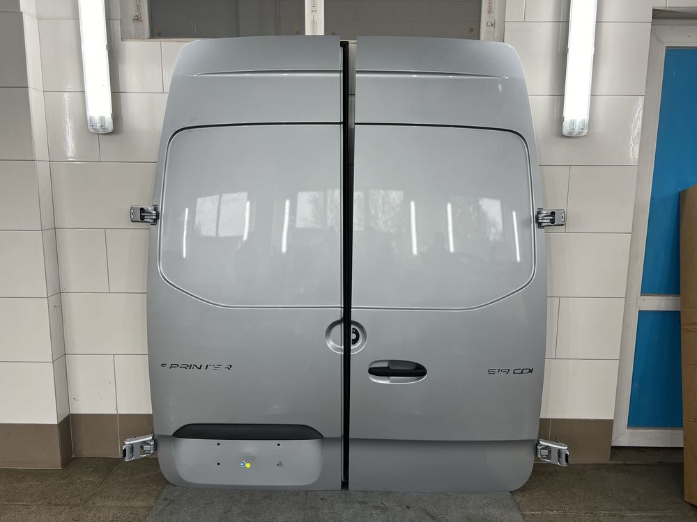 Задні високі двері сірі металік Mercedes Sprinter W907