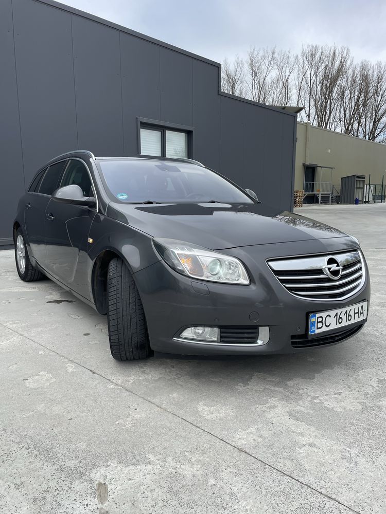 Opel Insignia 2.0 дизель Автомат