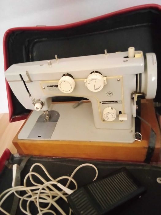 Швейная машинка «Подольск-142»