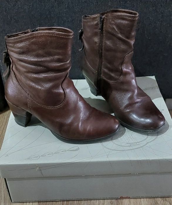 Skórzane botki Bata