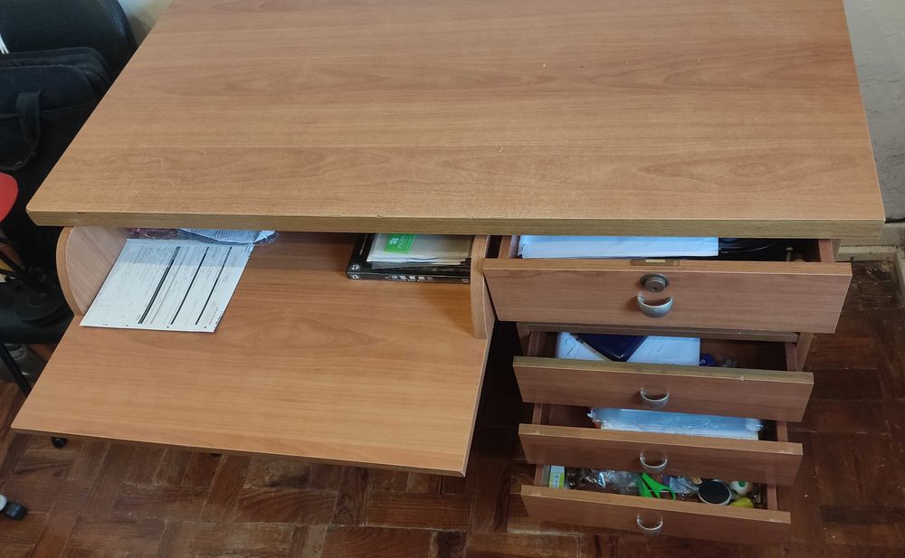 Secretária em pinho